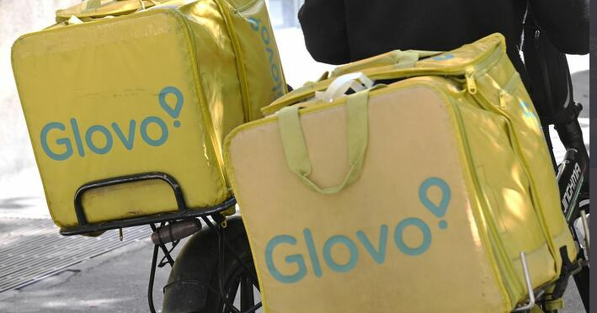 rider di Glovo in consegna a Milano